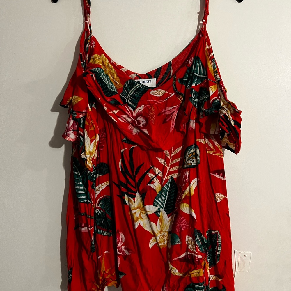 Old navy cold shoulder floral print.
